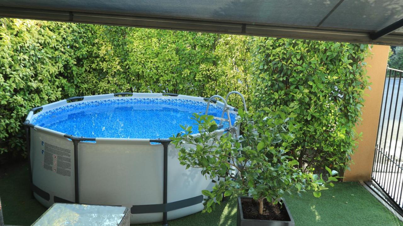 Vila Au 8 De La Garance LʼIsle-sur-la-Sorgue Exteriér fotografie